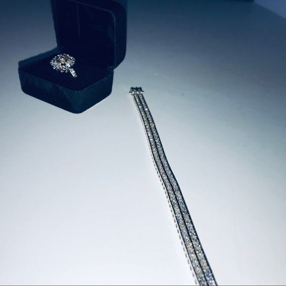 Tennis bracelet. - Picture 3 of 9